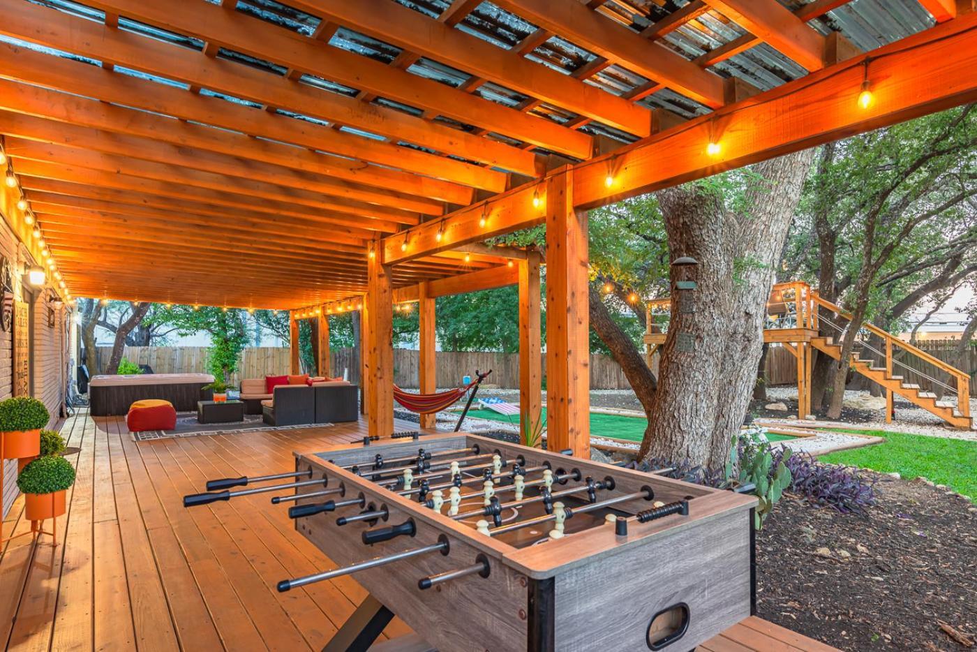 Luxurious Home With Hot Tub & Tree Deck By 6Flags San Antonio Exteriér fotografie