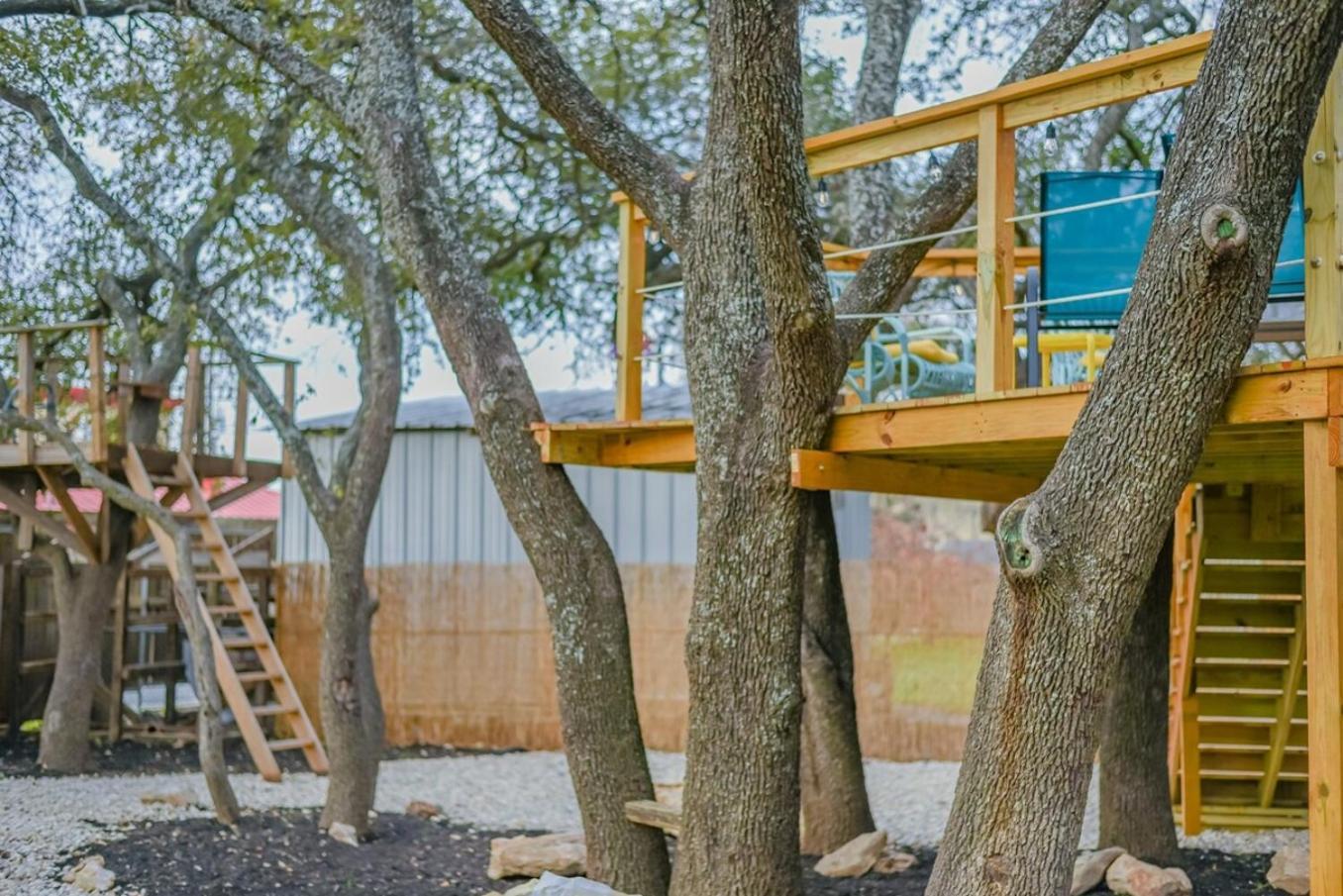 Luxurious Home With Hot Tub & Tree Deck By 6Flags San Antonio Exteriér fotografie