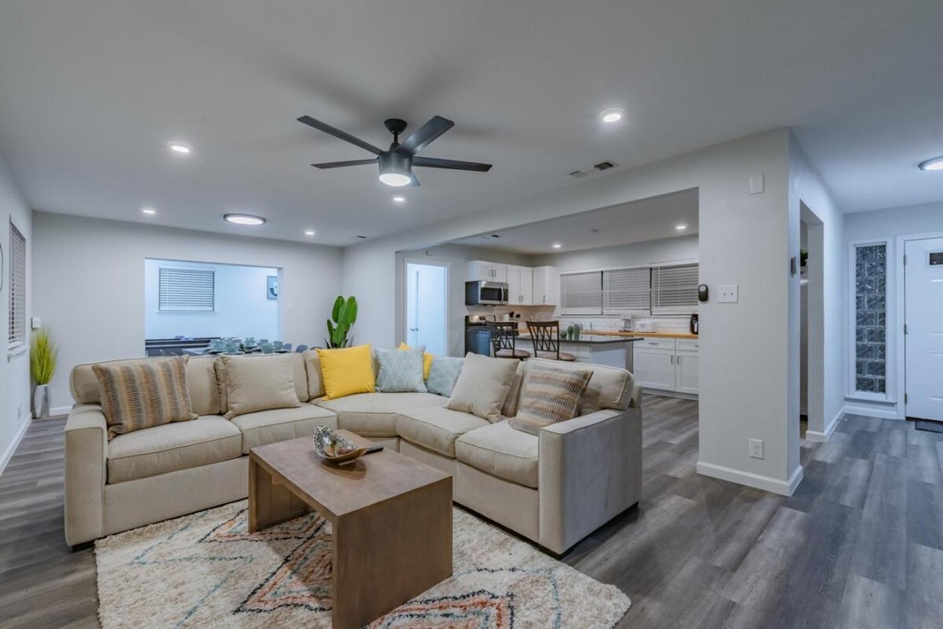 Luxurious Home With Hot Tub & Tree Deck By 6Flags San Antonio Exteriér fotografie